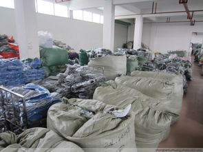 收购库存服装,服装厂清货 高价服装回收